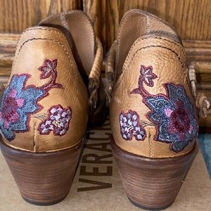 Sundance Catalog Veracruz Estrada Embroidered Booties Shoes Sz 39/8.5